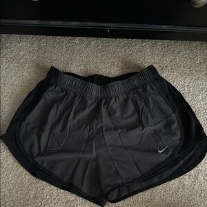 Nike Black Athletic Shorts Moisture-Wicking Relaxed Fit